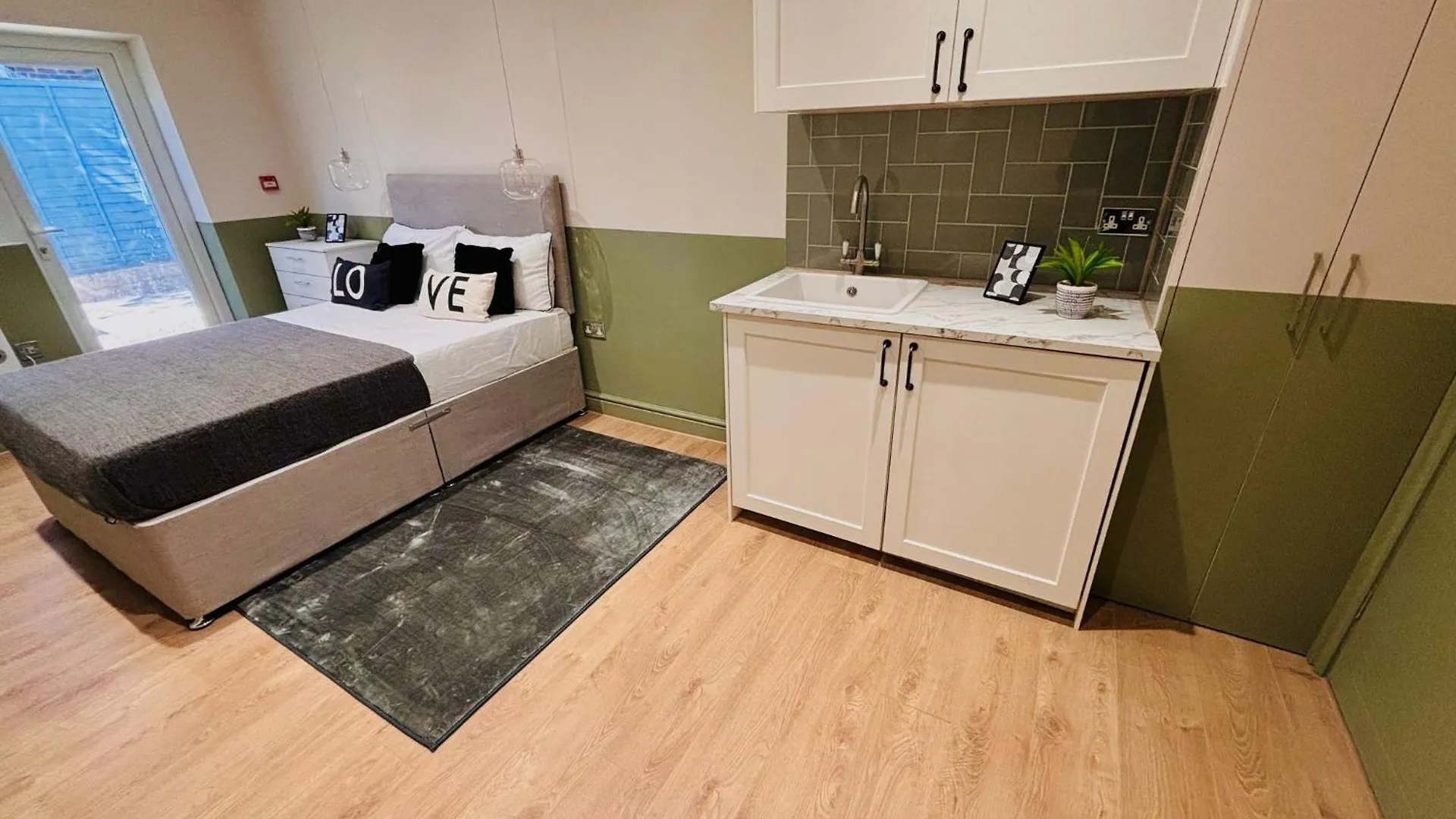 Luxury Standard Flats In Central London, Ideal For Tourists Northolt
