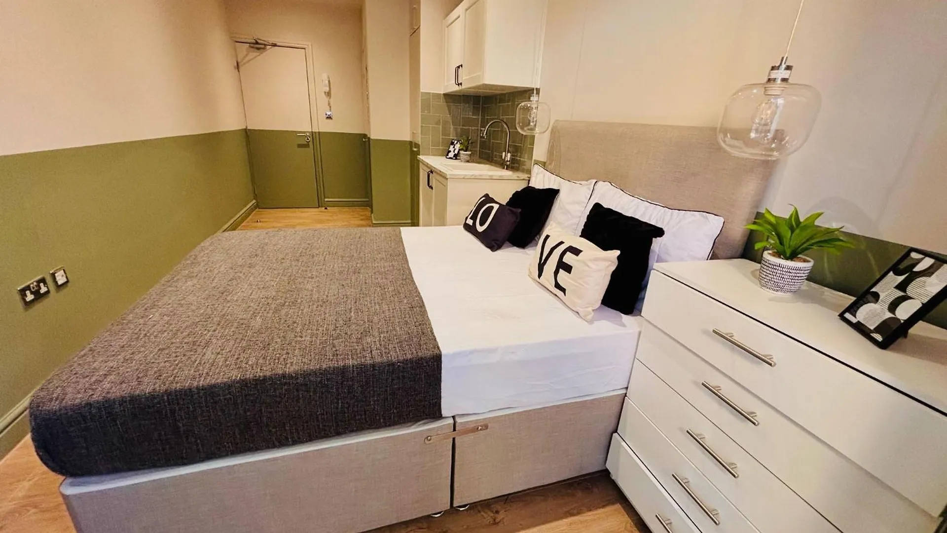 Appartamento Luxury Standard Flats In Central London, Ideal For Tourists Northolt
