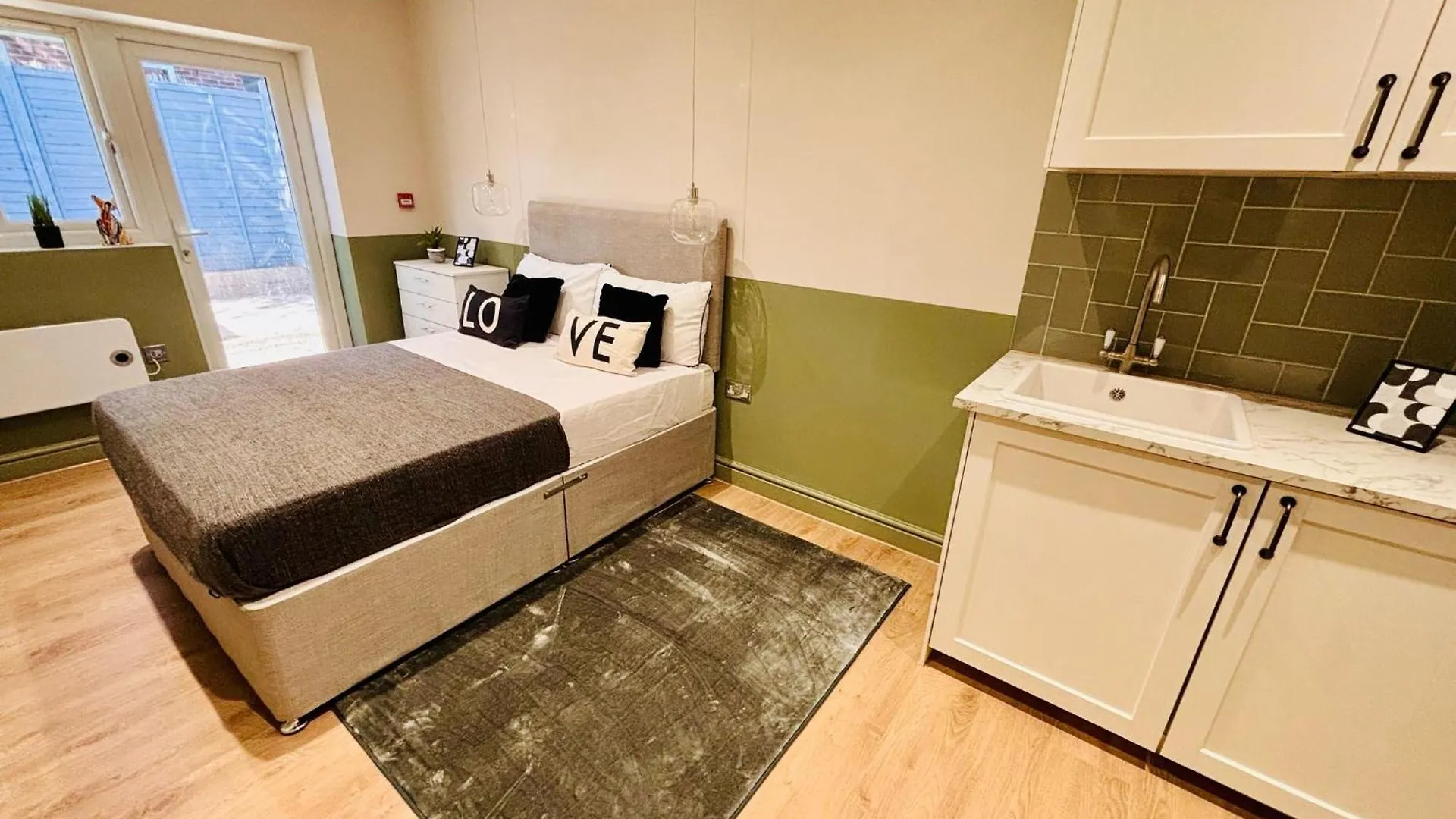 Luxury Standard Flats In Central London, Ideal For Tourists Northolt