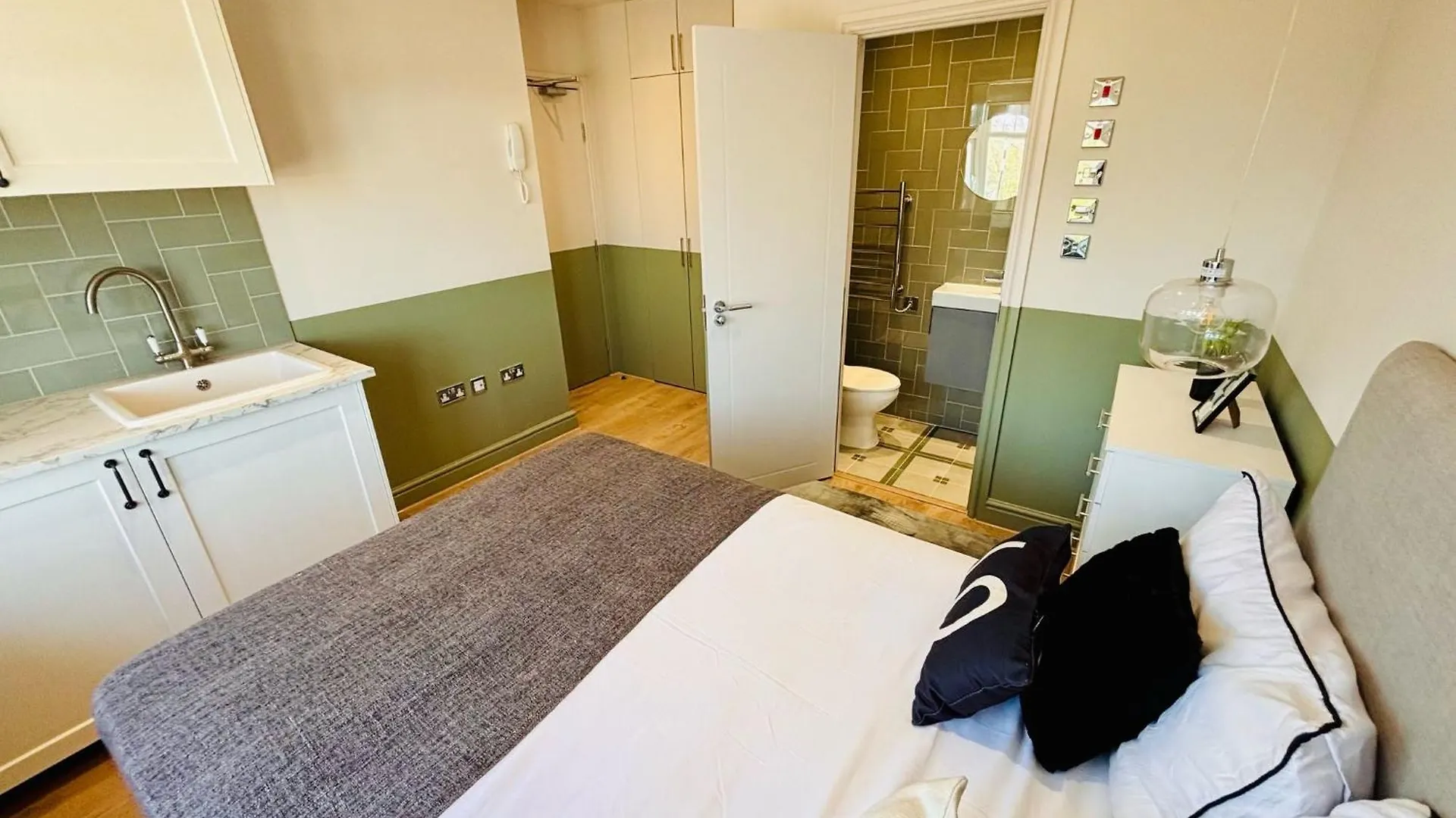 Appartamento Luxury Standard Flats In Central London, Ideal For Tourists Northolt