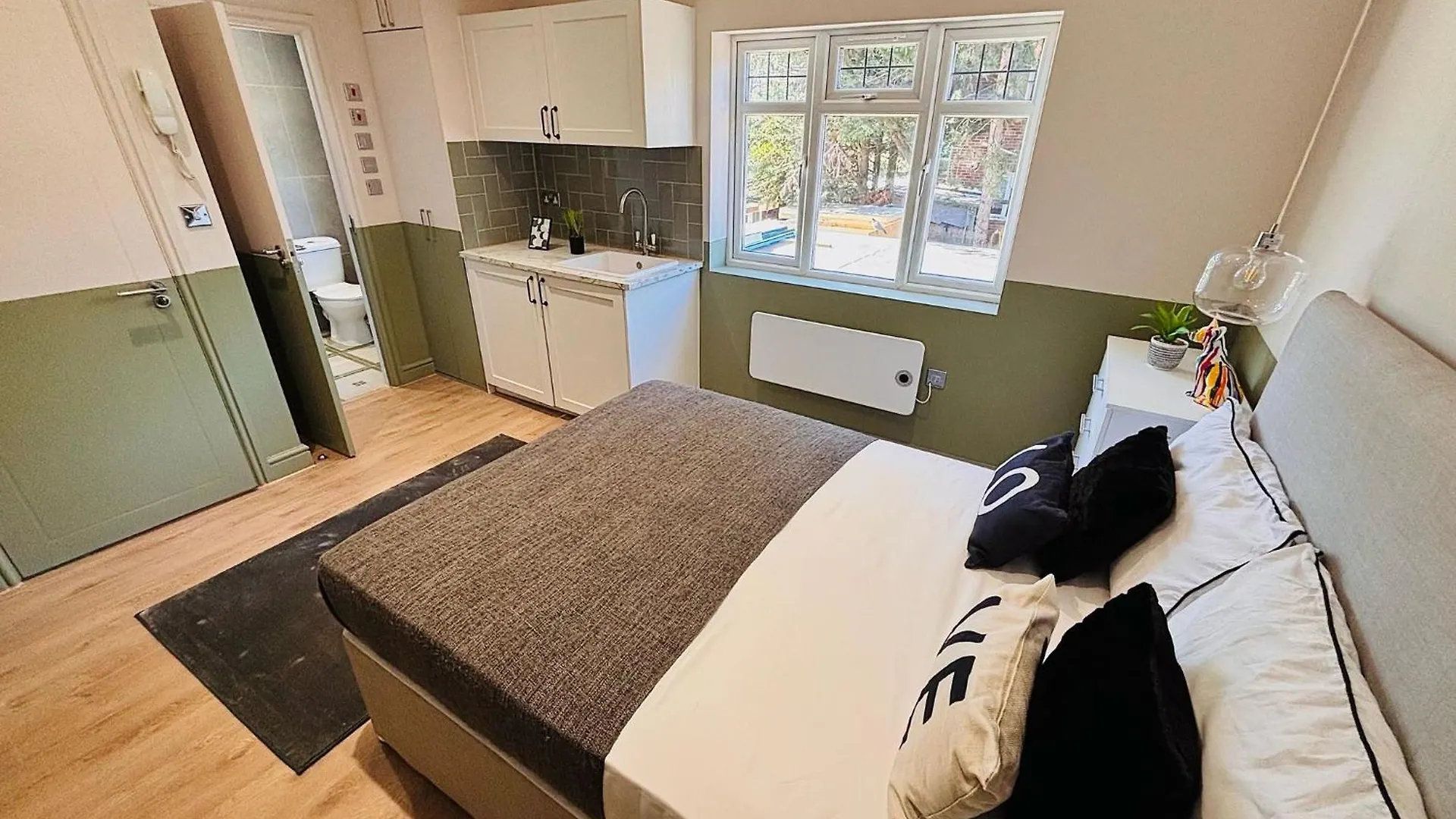 Luxury Standard Flats In Central London, Ideal For Tourists Northolt  Regno Unito