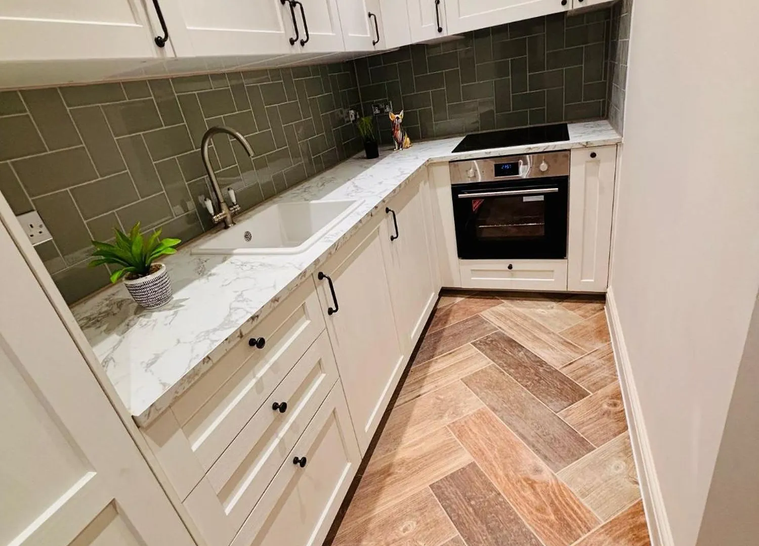 Luxury Standard Flats In Central London, Ideal For Tourists Northolt  0*, Northolt (Greater London)