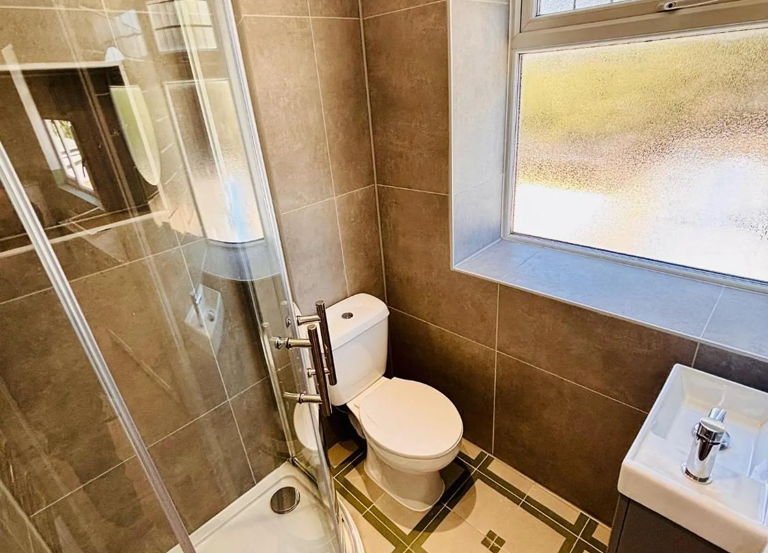 Luxury Standard Flats In Central London, Ideal For Tourists Northolt  Appartamento