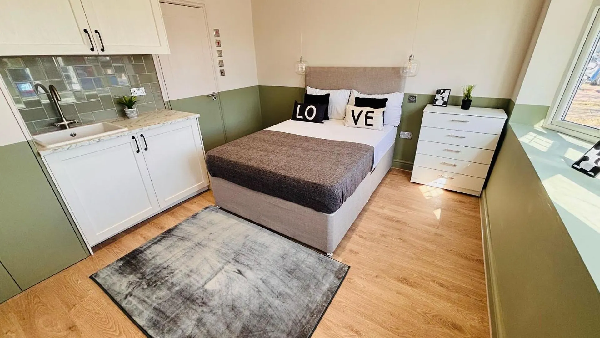 Luxury Standard Flats In Central London, Ideal For Tourists Northolt