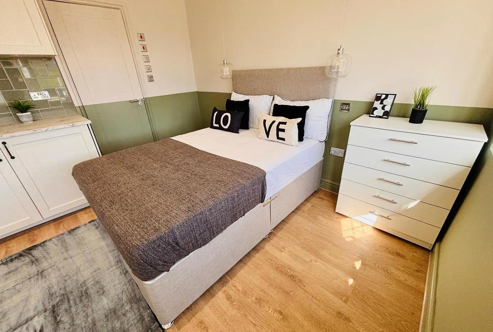 Luxury Standard Flats In Central London, Ideal For Tourists Northolt  Northolt (Greater London)