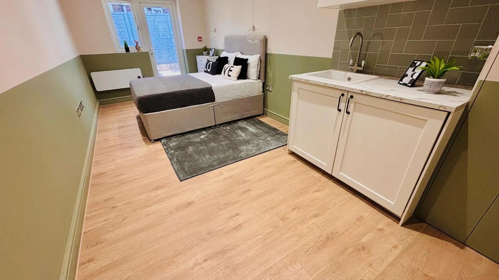 Apartment Luxury Standard Flats In Central London, Ideal For Tourists Northolt