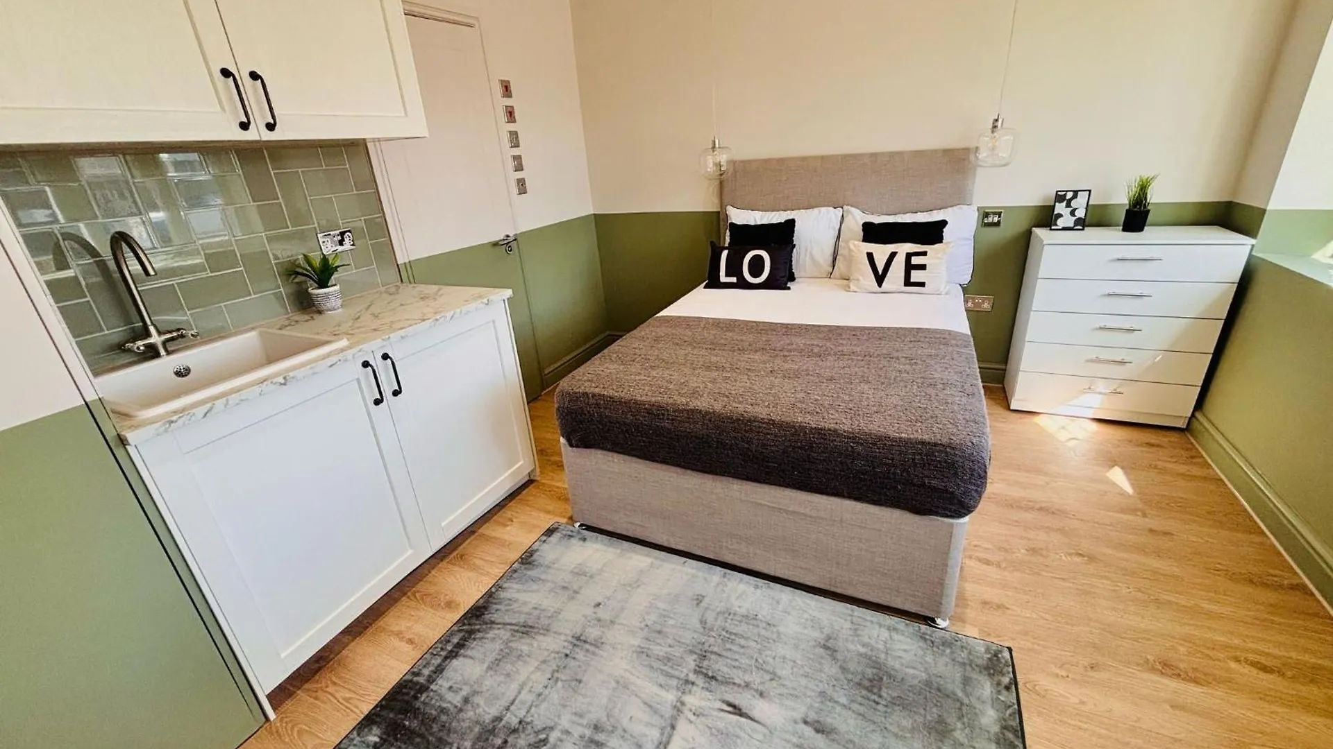 Luxury Standard Flats In Central London, Ideal For Tourists Northolt