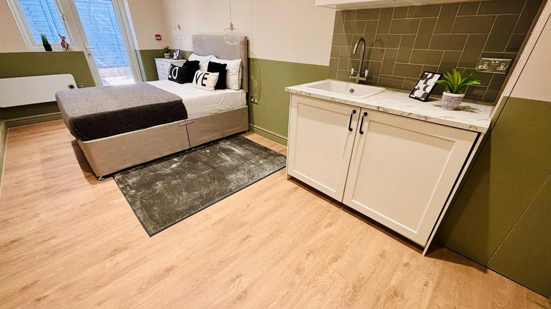 Apartment Luxury Standard Flats In Central London, Ideal For Tourists Northolt